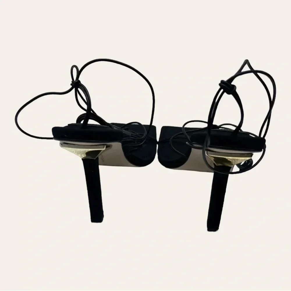 0203. NEW IN BOX GOOD AMERICAN CAGED SLANTED SANDALS BLACK IN COLOR‎ SIZE 9